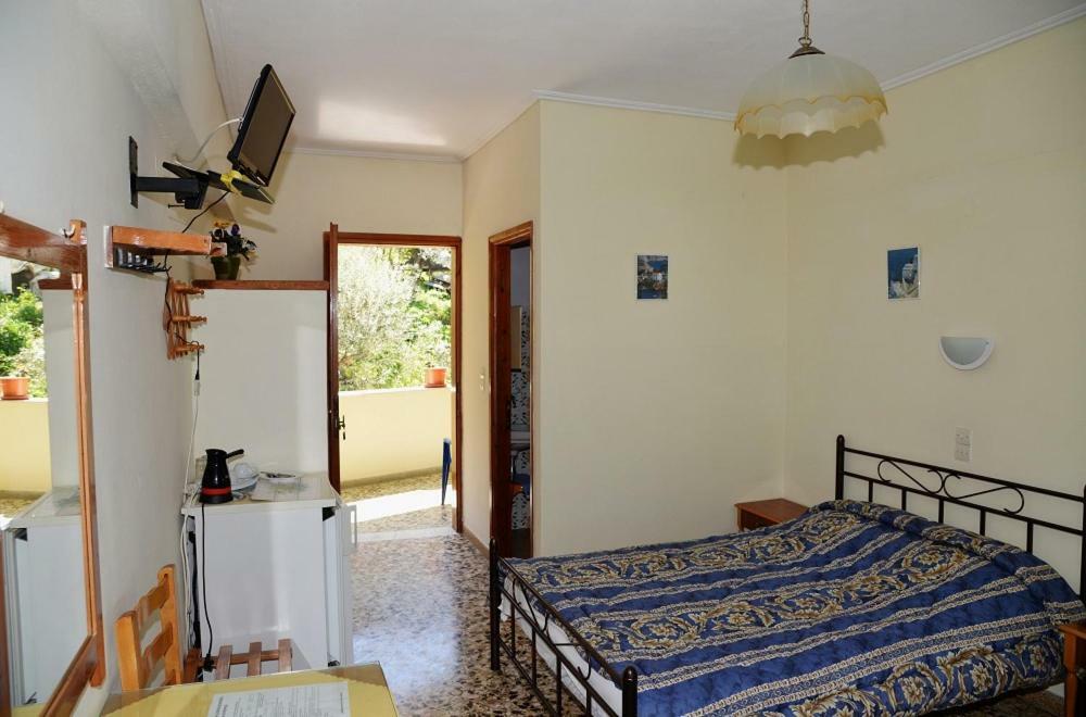 Kotsifas Rooms ติรอส ภายนอก รูปภาพ